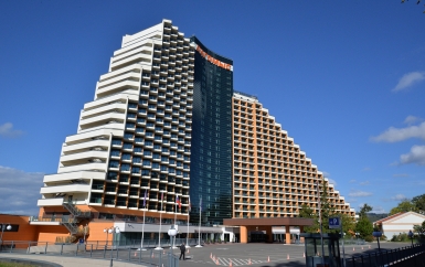 Главный корпус - оздоровительный комплекс Дагомыс